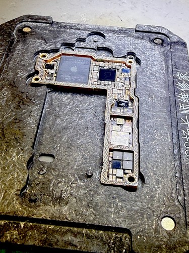 Apple iphone motherboard logic - iphone,